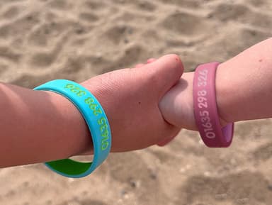 SOS Wristband for Children – Two-Tone